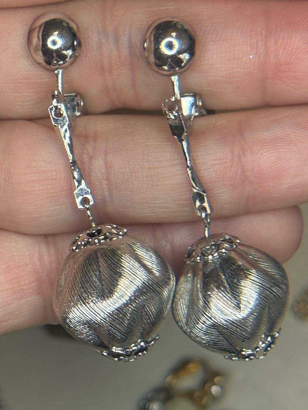 Vintage Sarah Coventry Silver Tone Dangle Clip-On Earrings